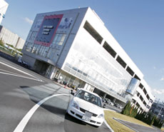 コースが広く二輪車用コースもあります。